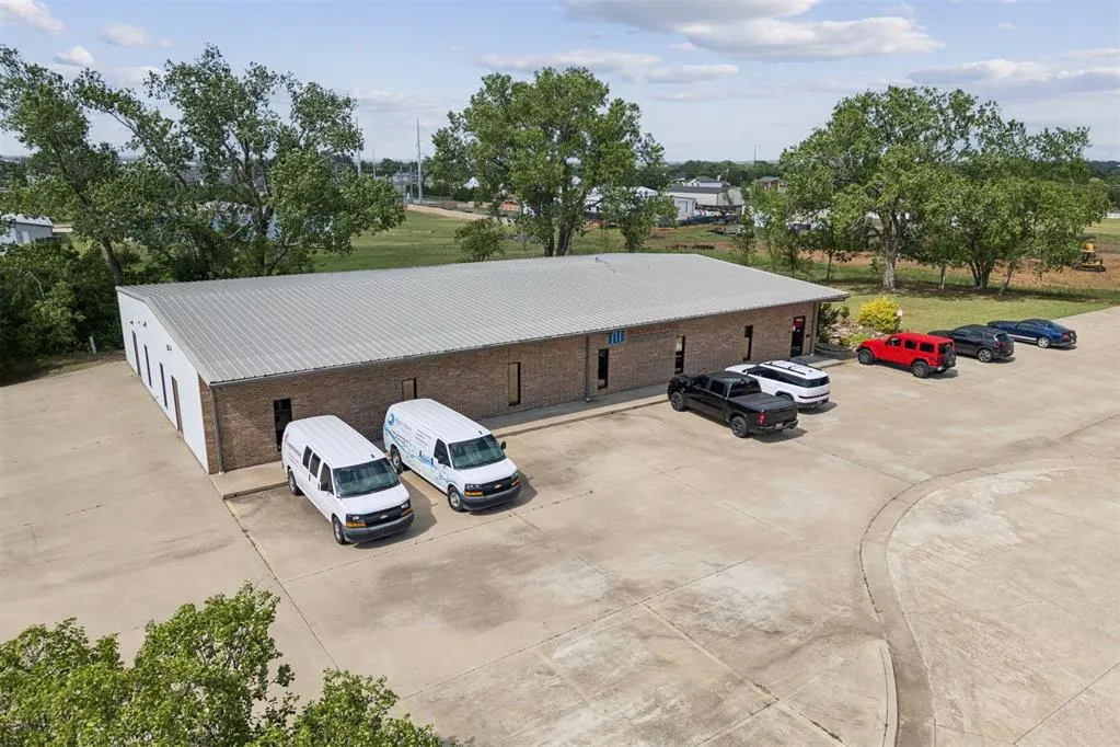 Photo 3 — 908 E 35th Street, Shawnee, OK 74804