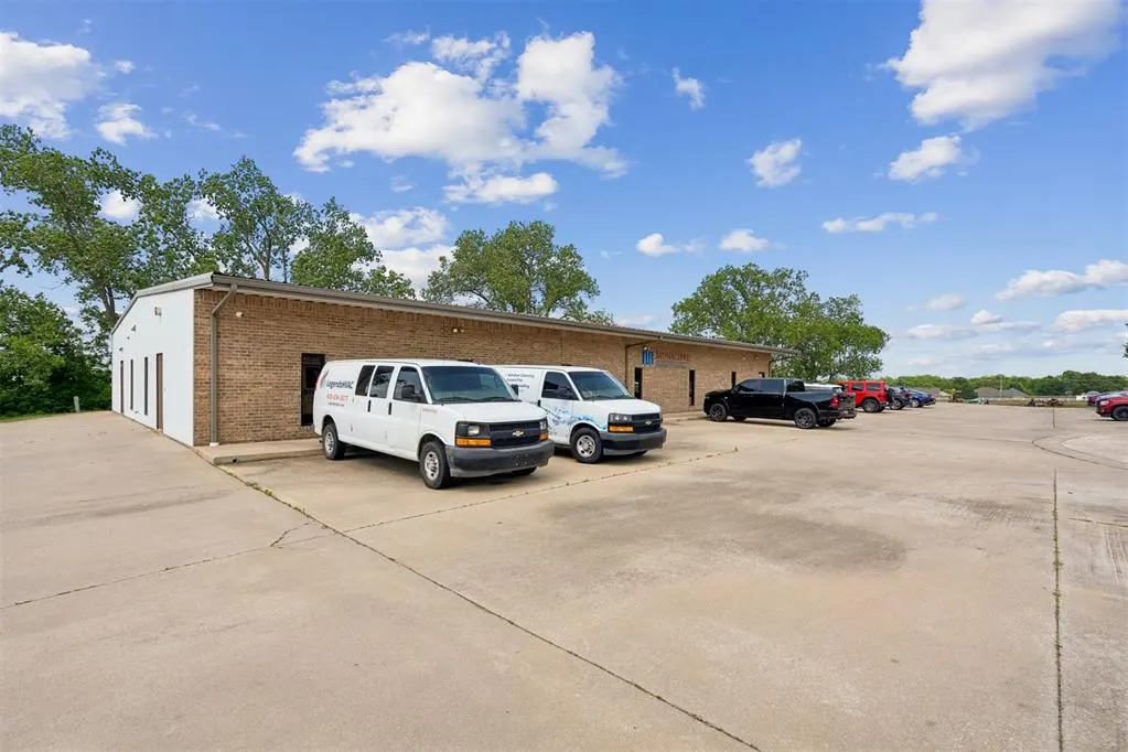 Photo 8 — 908 E 35th Street, Shawnee, OK 74804