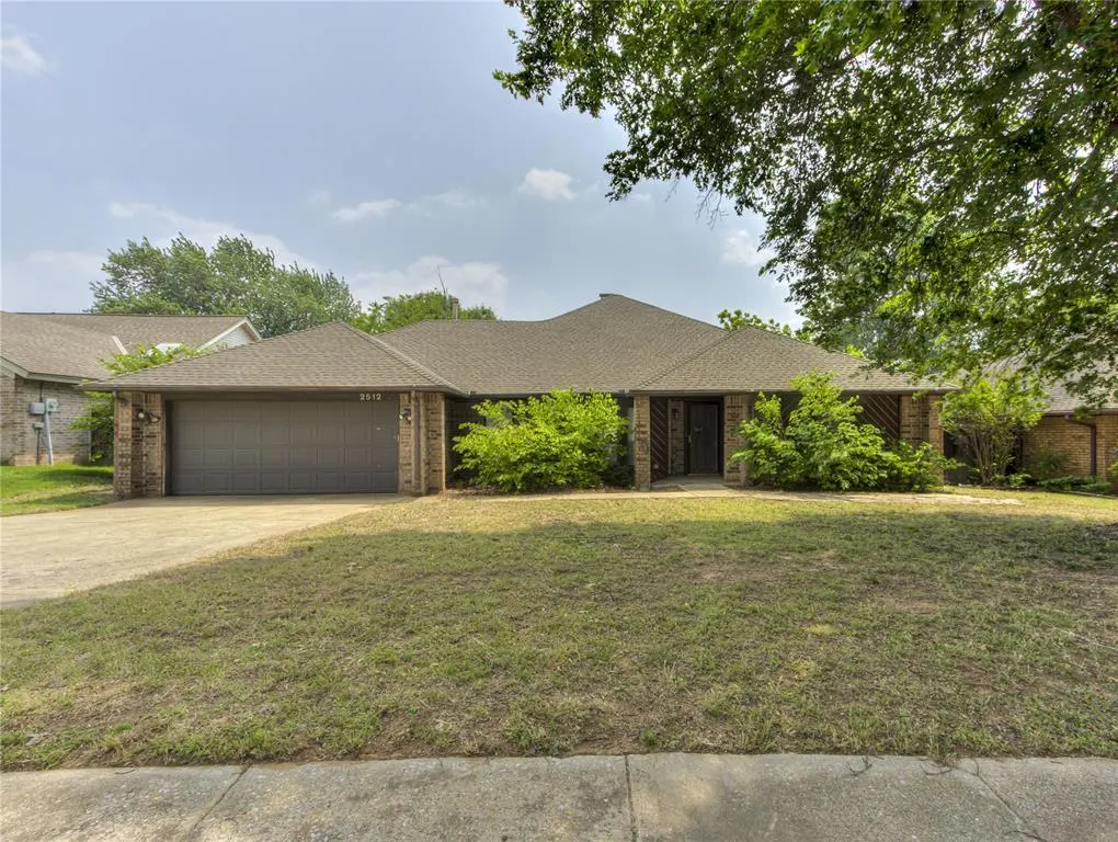 Front exterior — 2512 Brookhaven Drive, Edmond, OK 73034