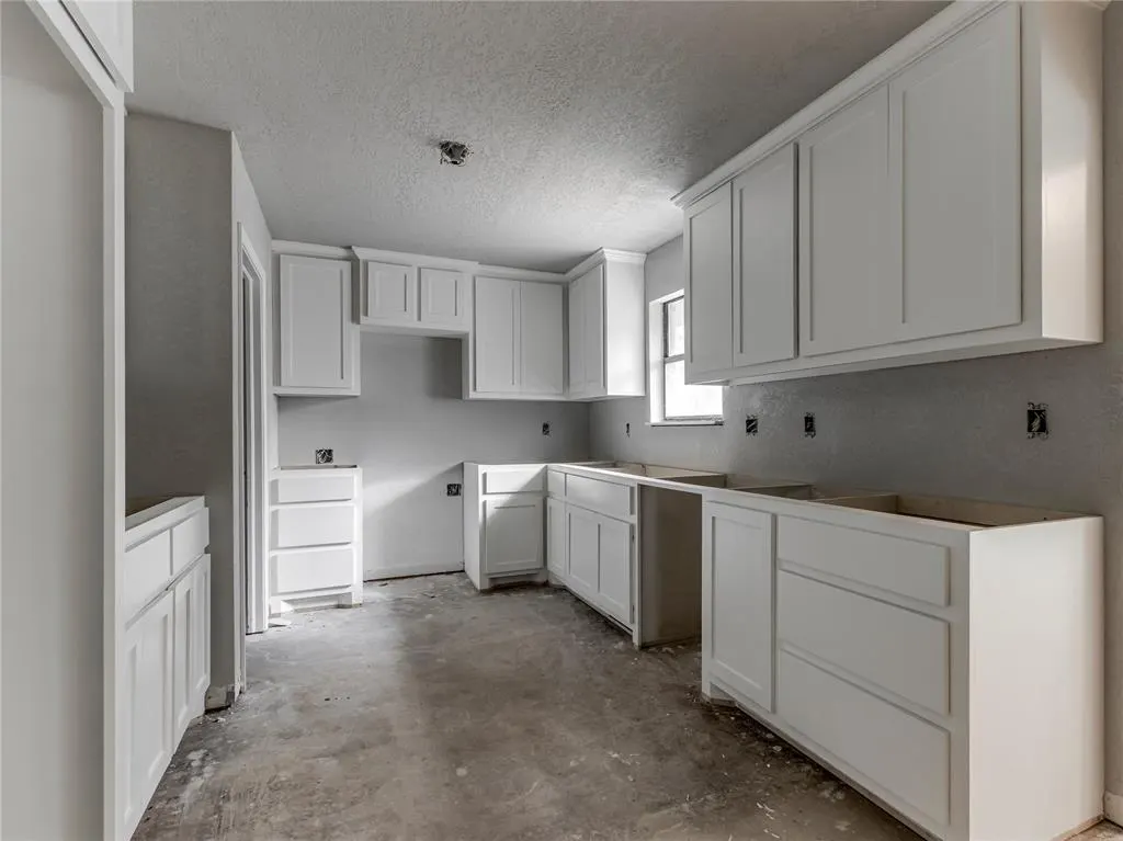 Photo 8 — 2512 Brookhaven Drive, Edmond, OK 73034