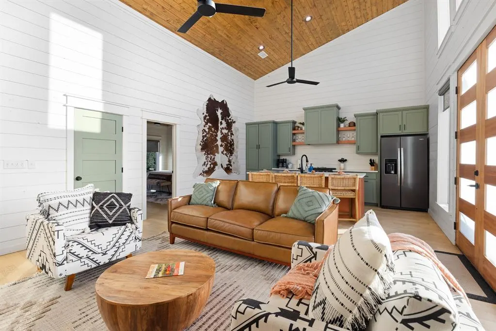 Photo 4 — 99 Hickory Springs Trail, Broken Bow, OK 74728