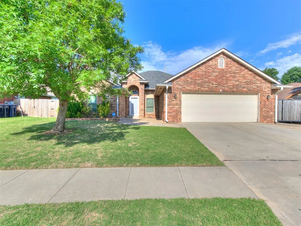 Front exterior — 15509 Vicki Drive, Oklahoma City, OK 73170