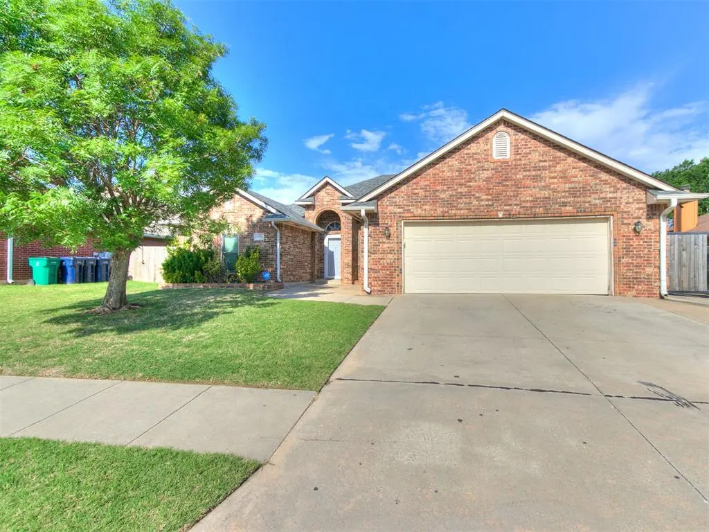 Photo 2 — 15509 Vicki Drive, Oklahoma City, OK 73170