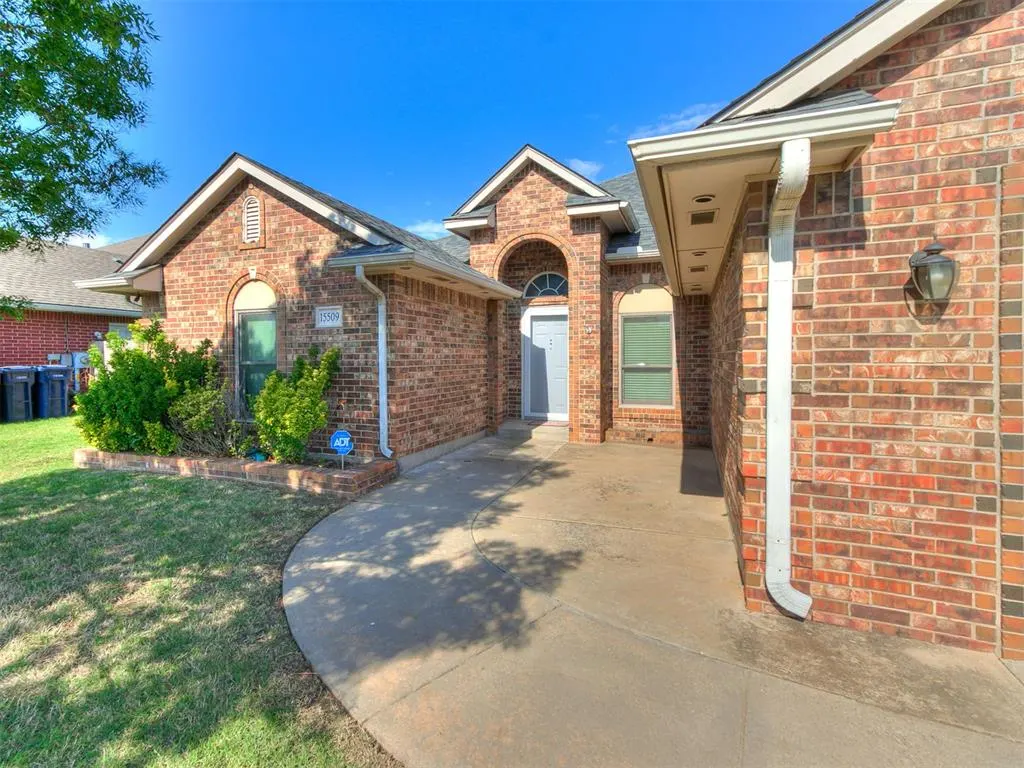 Photo 4 — 15509 Vicki Drive, Oklahoma City, OK 73170
