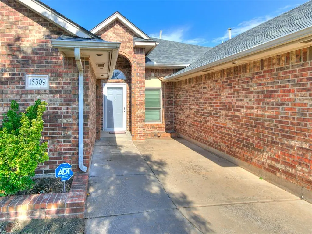 Photo 5 — 15509 Vicki Drive, Oklahoma City, OK 73170