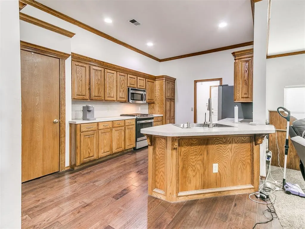 Photo 14 — 15509 Vicki Drive, Oklahoma City, OK 73170