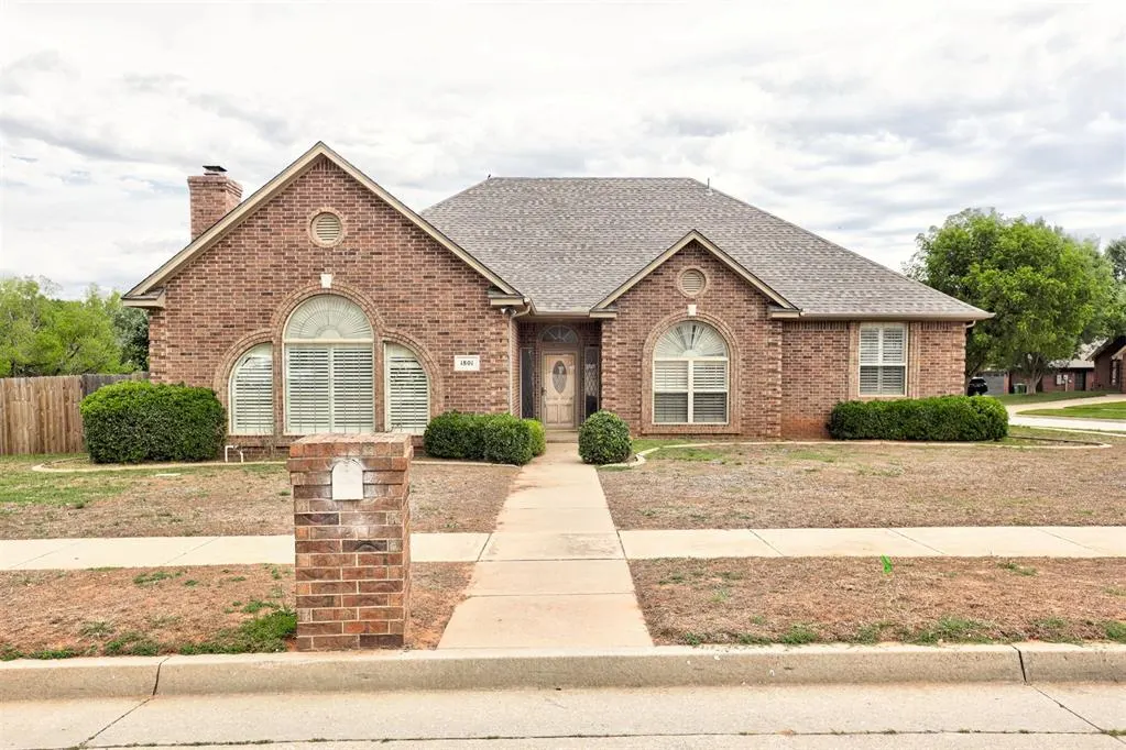 Photo 2 — 1801 Churchill Road, Yukon, OK 73099