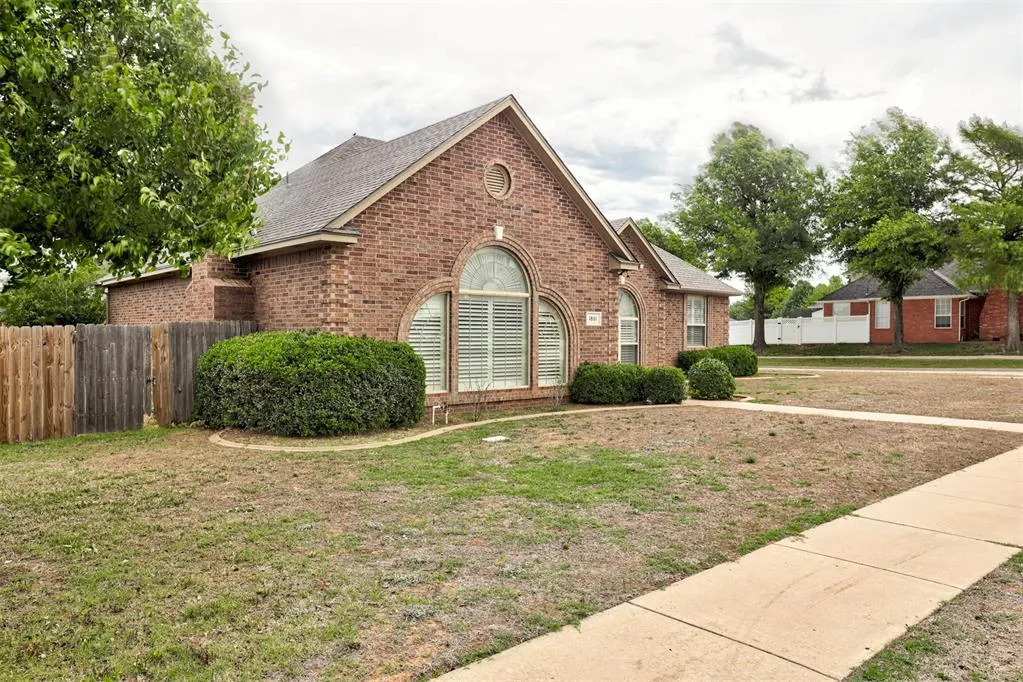 Photo 3 — 1801 Churchill Road, Yukon, OK 73099