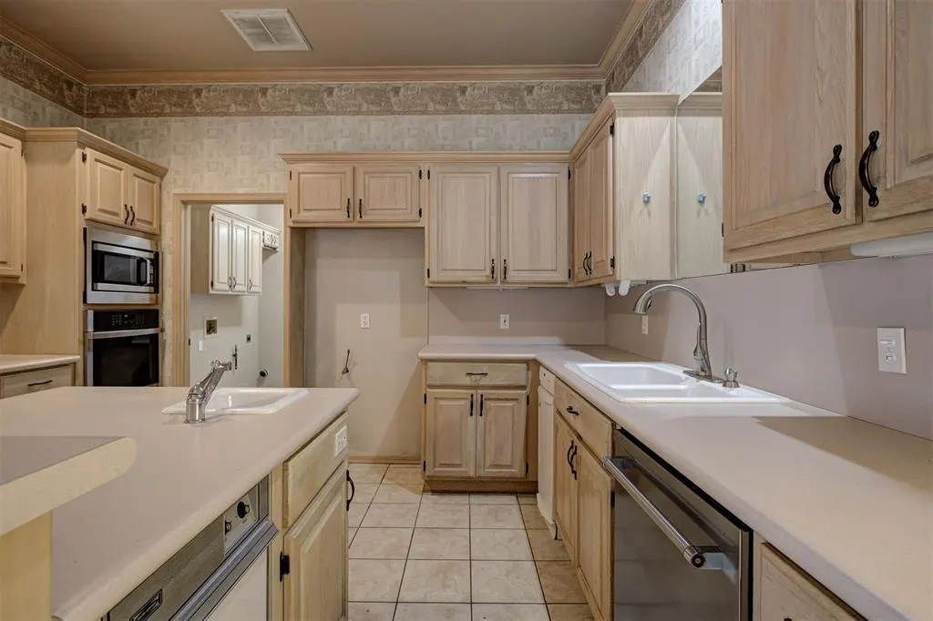 Photo 16 — 1801 Churchill Road, Yukon, OK 73099