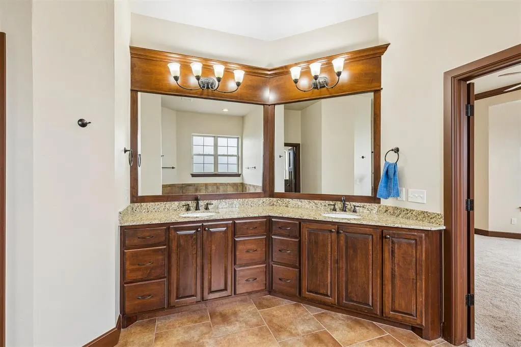 Photo 13 — 3410 Blackbird Lane, Norman, OK 73071