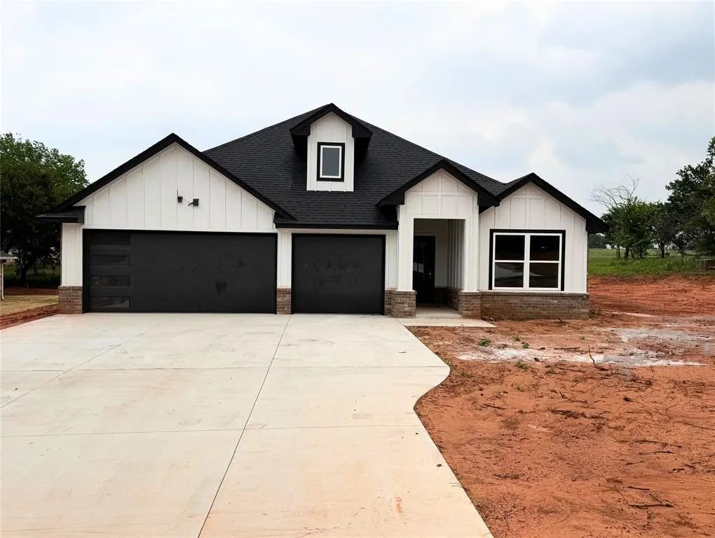 Front exterior — 2205 Winter Ridge Road, Blanchard, OK 73010