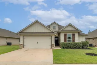 Sold home at 9121 NW 119th Street