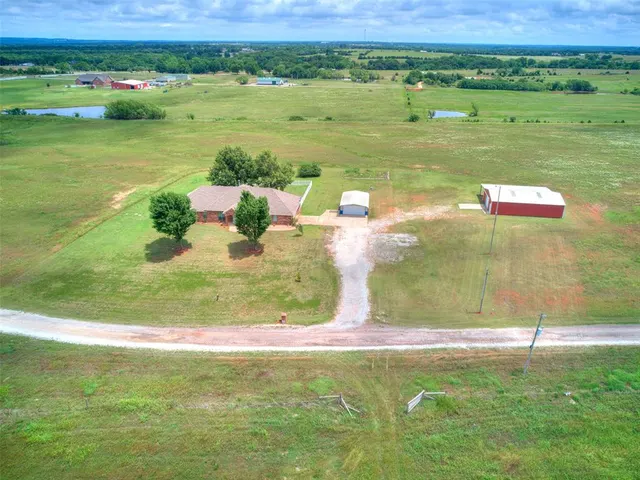 Photo 3 — 104278 Homestead Drive, McLoud, OK 74851