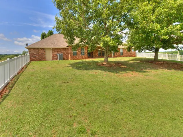 Photo 6 — 104278 Homestead Drive, McLoud, OK 74851