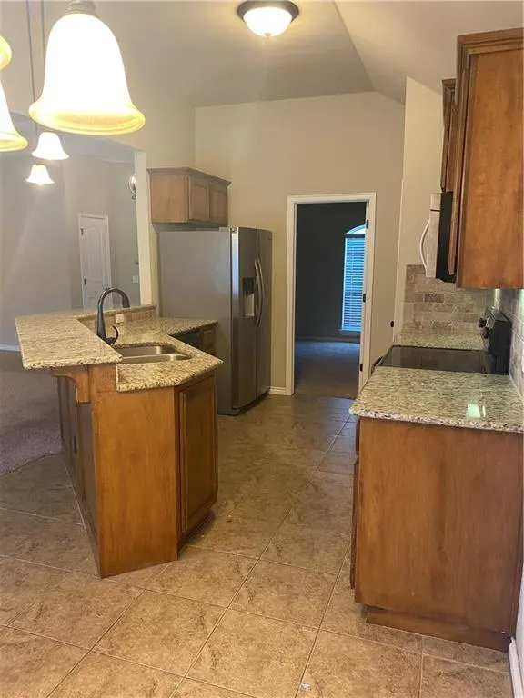 Photo 5 — 1418 Spoonwood Road, Norman, OK 73071