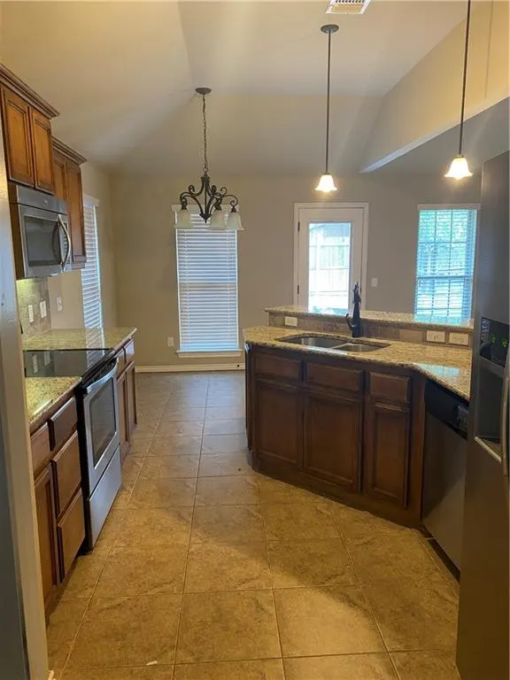 Photo 6 — 1418 Spoonwood Road, Norman, OK 73071
