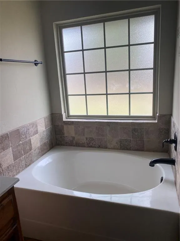 Photo 14 — 1418 Spoonwood Road, Norman, OK 73071