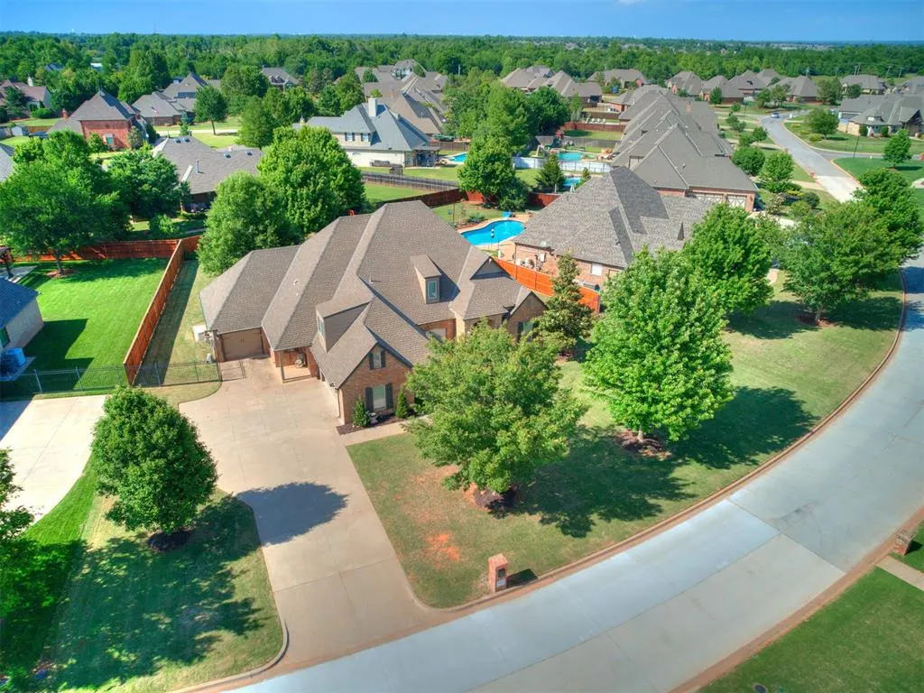 Photo 10 — 1017 W Camellia Way, Mustang, OK 73064