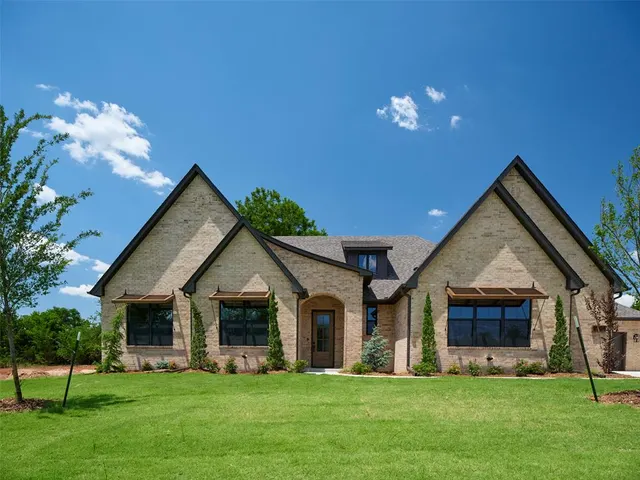 Photo 2 — 9201 Prairie Farms Drive, Mustang, OK 73071