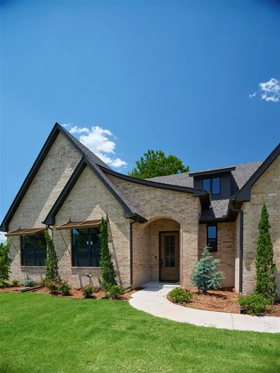 Photo 3 — 9201 Prairie Farms Drive, Mustang, OK 73071