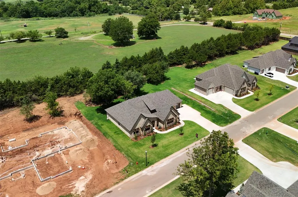 Photo 8 — 9201 Prairie Farms Drive, Mustang, OK 73071