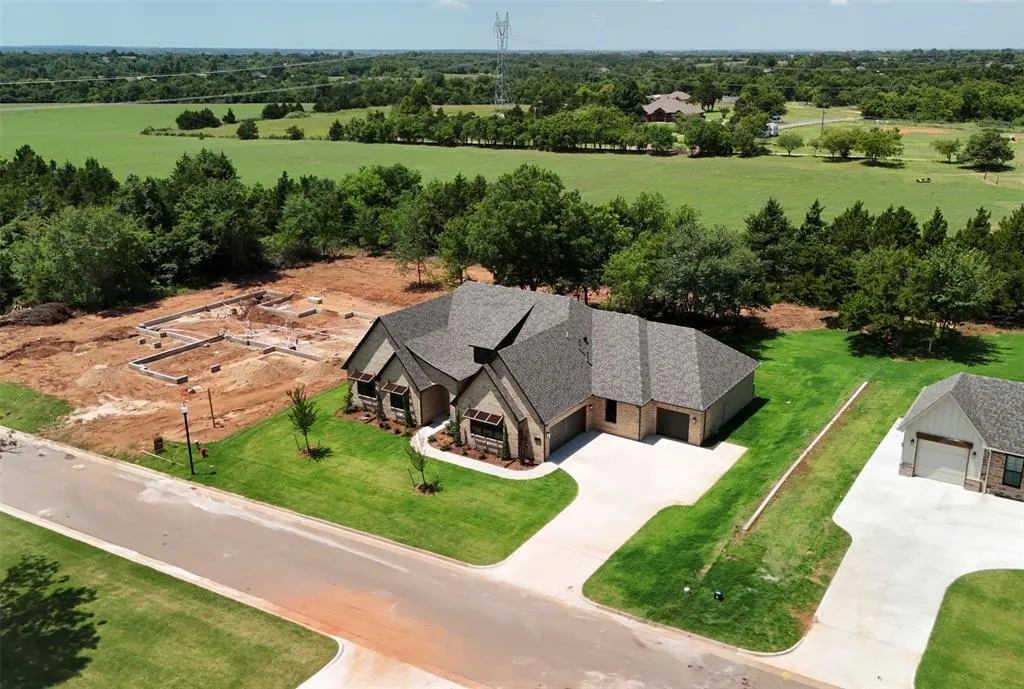 Photo 9 — 9201 Prairie Farms Drive, Mustang, OK 73071