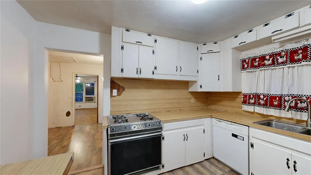 Photo 7 — 204 NE 10th Avenue, Ardmore, OK 73401