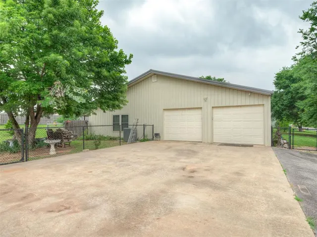 Photo 5 — 210 S Adams Street, Pocasset, OK 73079