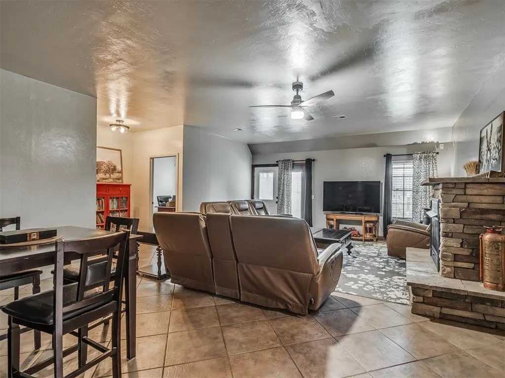 Photo 13 — 210 S Adams Street, Pocasset, OK 73079