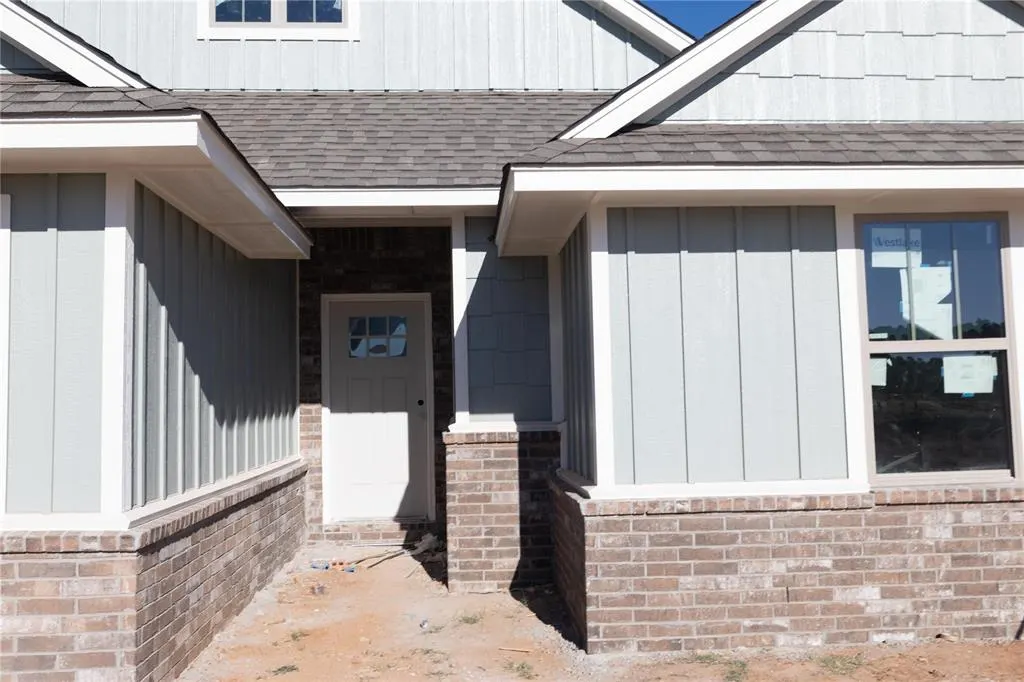 Photo 2 — 804 Nimblewill Lane, Choctaw, OK 73020