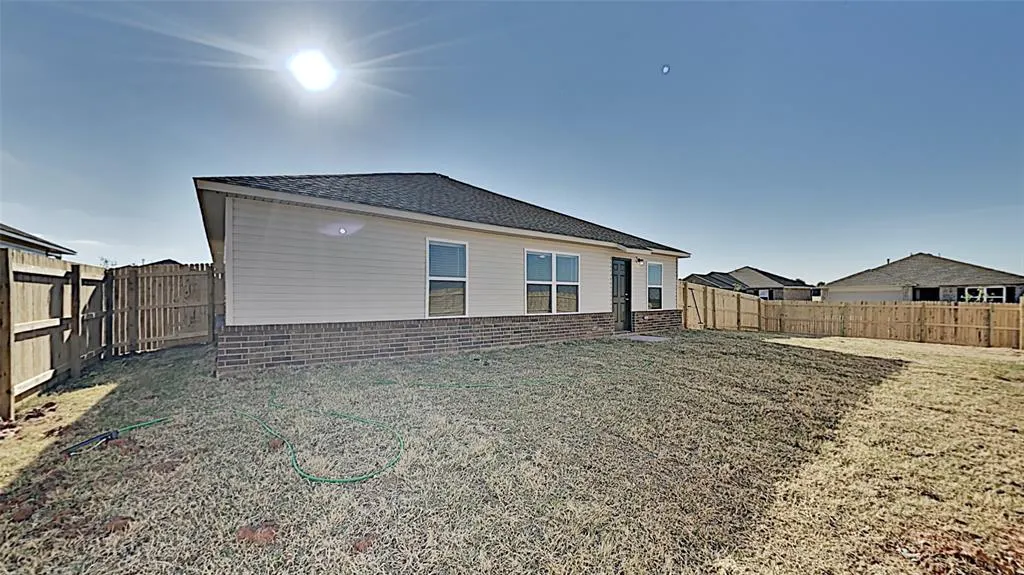 Photo 18 — 1928 Hannah Lane, Yukon, OK 73099