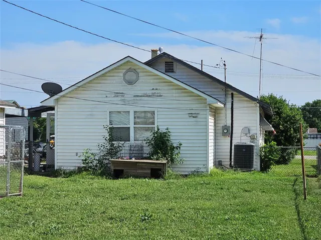 Photo 3 — 115 W Ash Street, Lexington, OK 73051