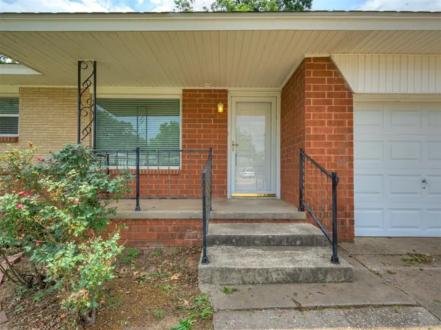 Photo 2 — 20810 Silver Street, Harrah, OK 73045
