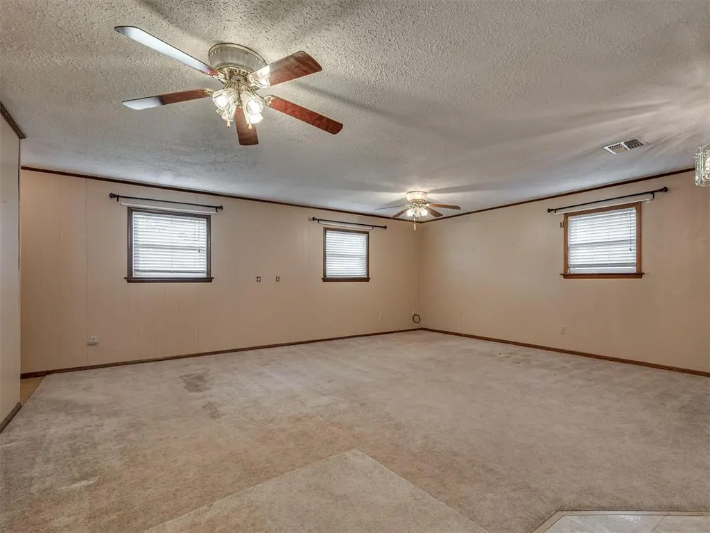 Photo 14 — 20810 Silver Street, Harrah, OK 73045