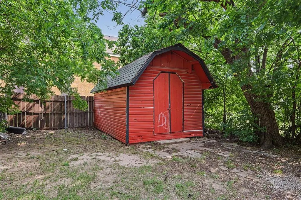 Photo 13 — 805 NW 91st Street, Oklahoma City, OK 73114
