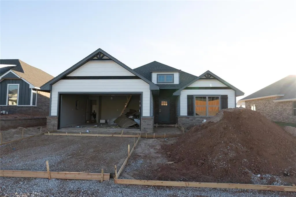Front exterior — 8324 Hazelwood Way, Edmond, OK 73034