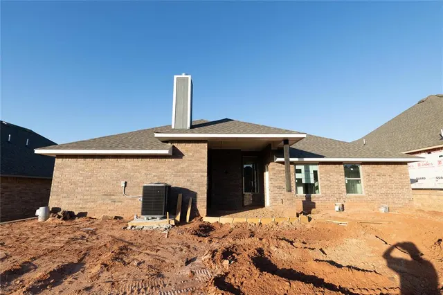 Photo 4 — 8324 Hazelwood Way, Edmond, OK 73034