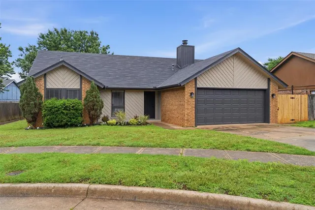 Front exterior — 4717 Pinon Court, Norman, OK 73072