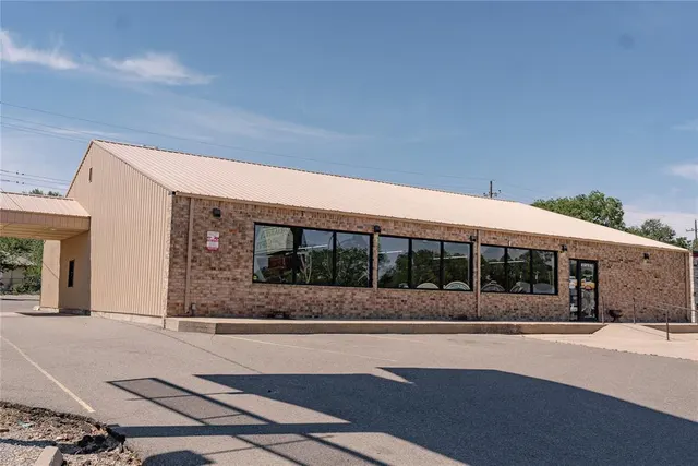 Photo 3 — 1220 W 3rd Street, Elk City, OK 73644