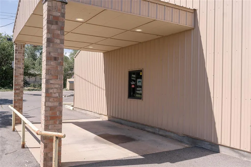 Photo 5 — 1220 W 3rd Street, Elk City, OK 73644