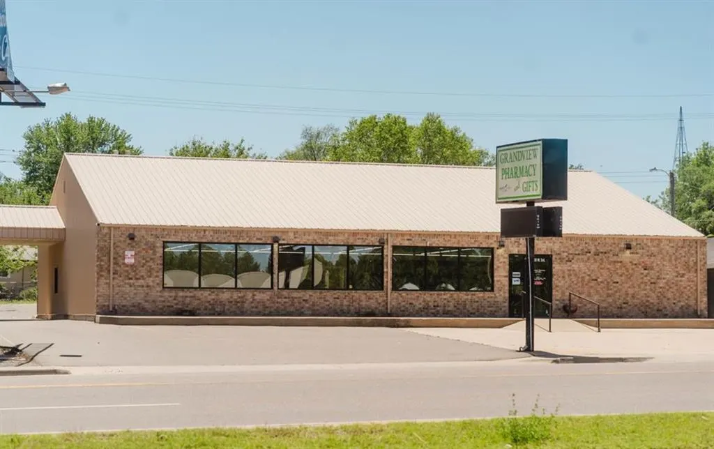 Front exterior — 1220 W 3rd Street, Elk City, OK 73644