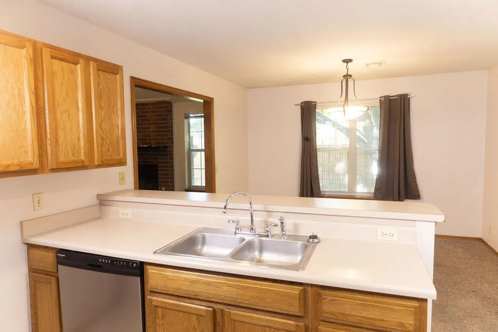 Photo 6 — 309 Hood Court, Norman, OK 73072