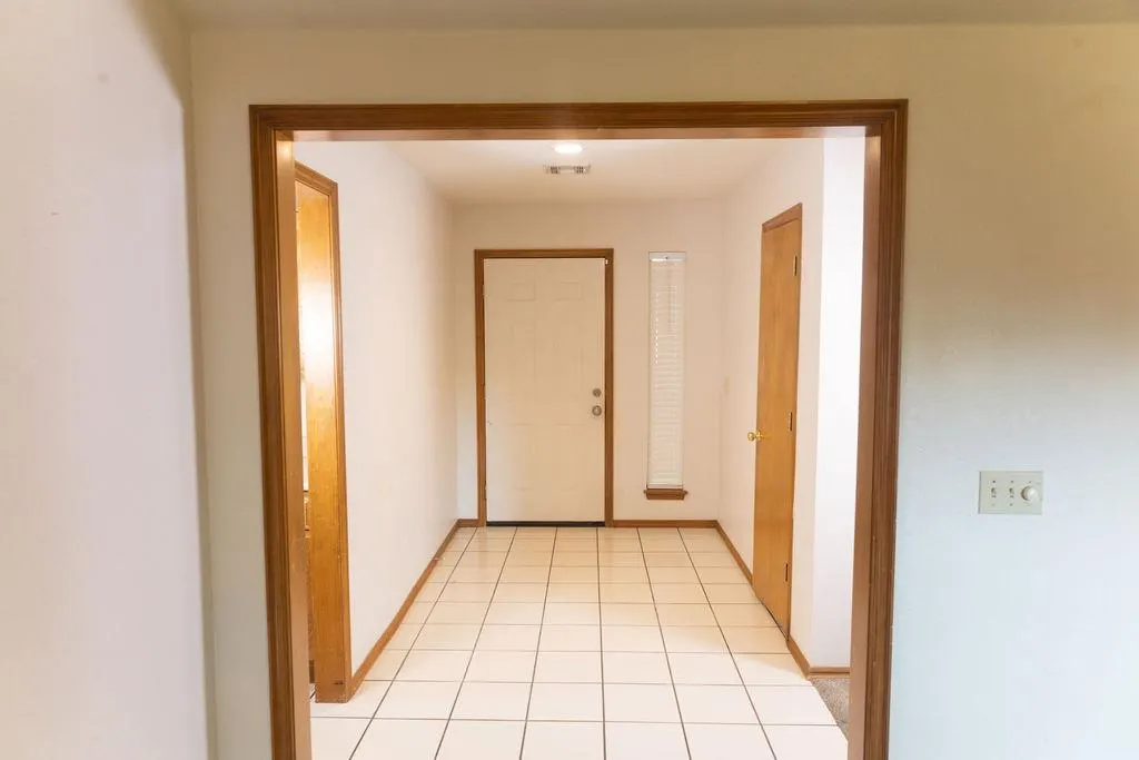 Photo 9 — 309 Hood Court, Norman, OK 73072