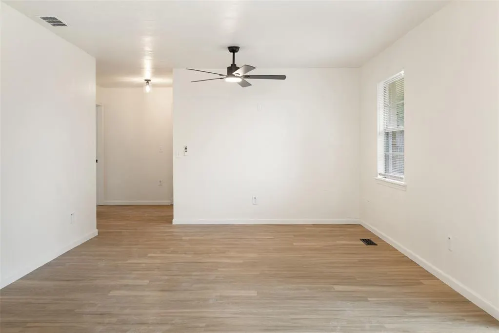 Photo 6 — 122 Kelly Drive, Moore, OK 73160