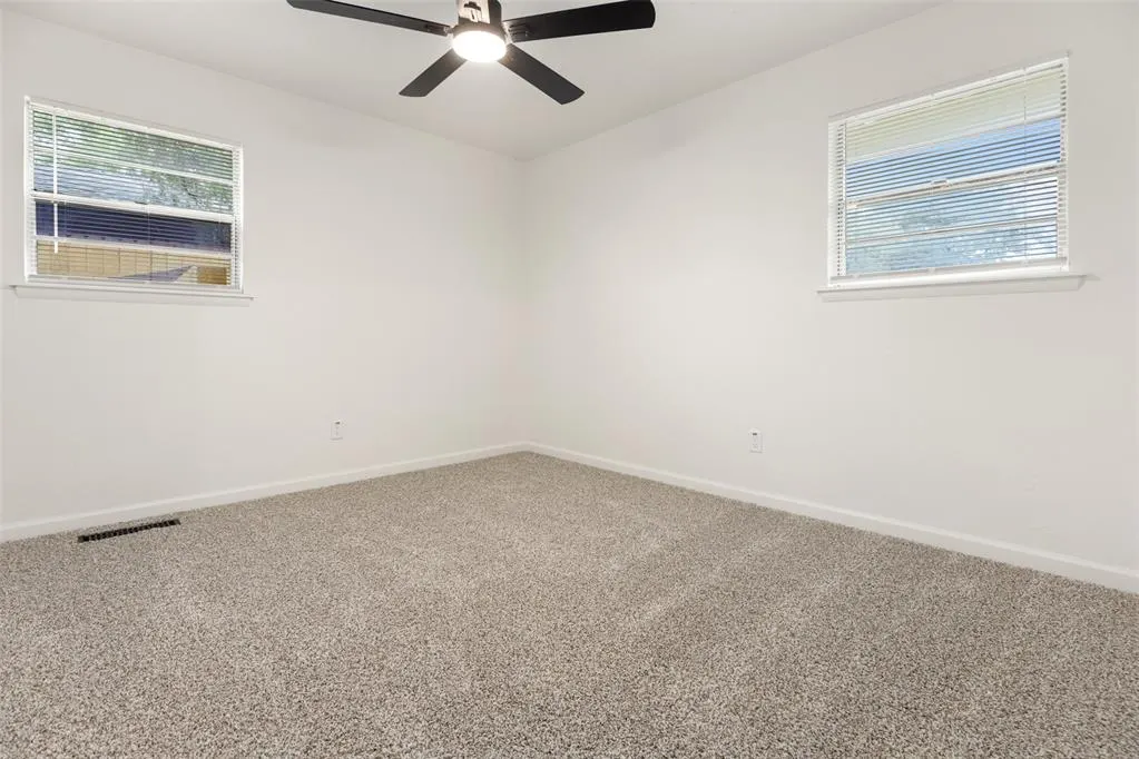 Photo 13 — 122 Kelly Drive, Moore, OK 73160