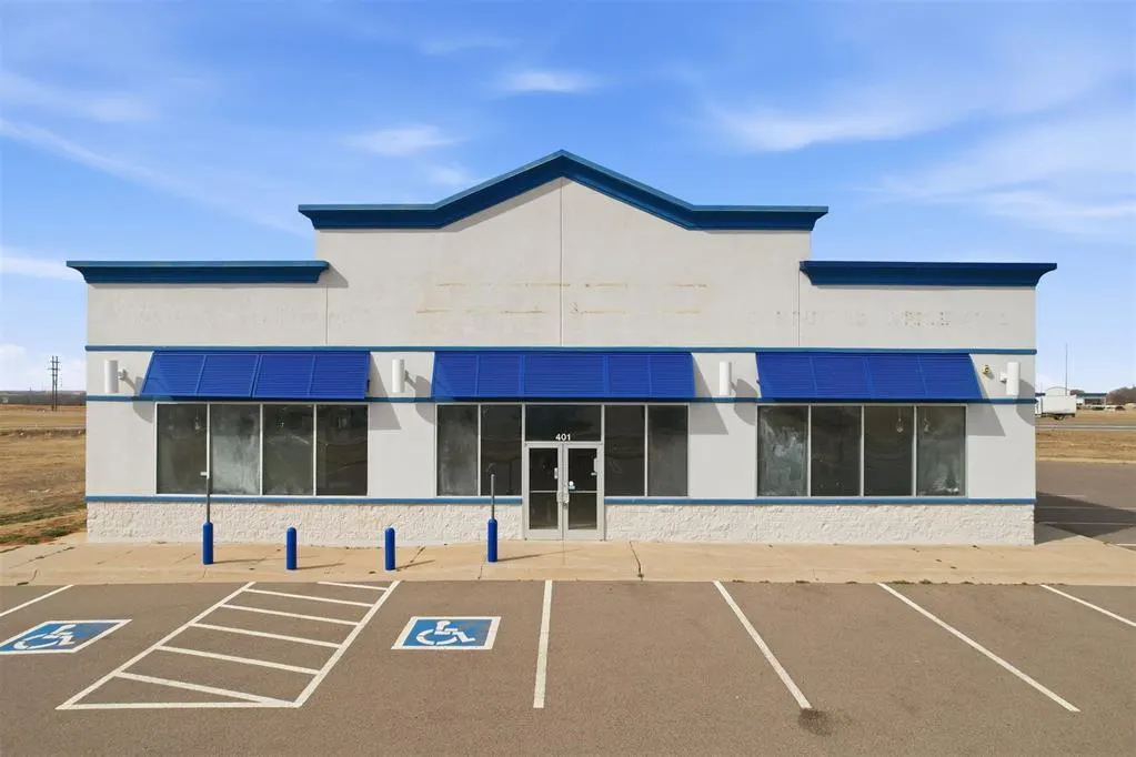 Front exterior — 401 Regional Drive, Elk City, OK 73644