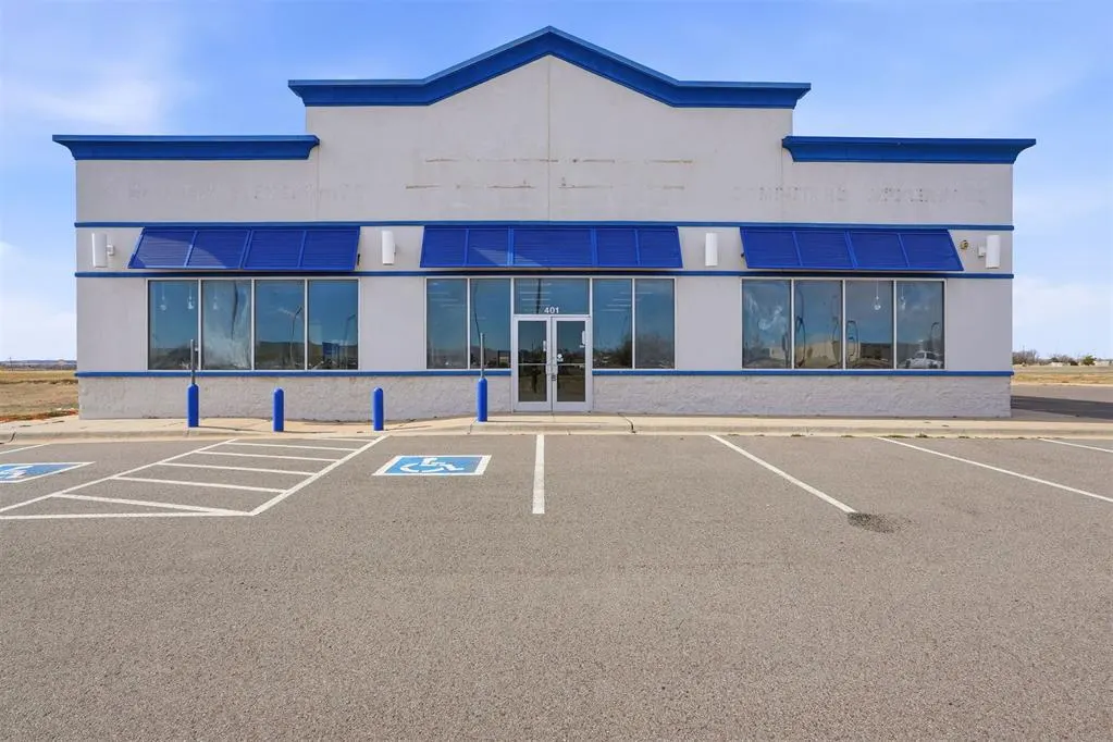 Photo 8 — 401 Regional Drive, Elk City, OK 73644