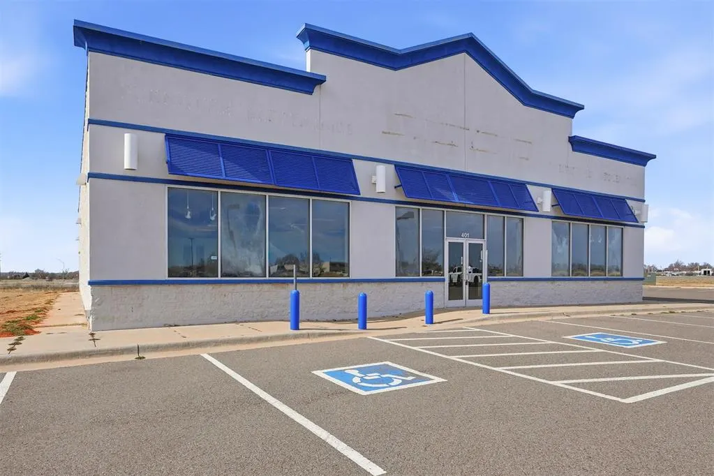 Photo 9 — 401 Regional Drive, Elk City, OK 73644