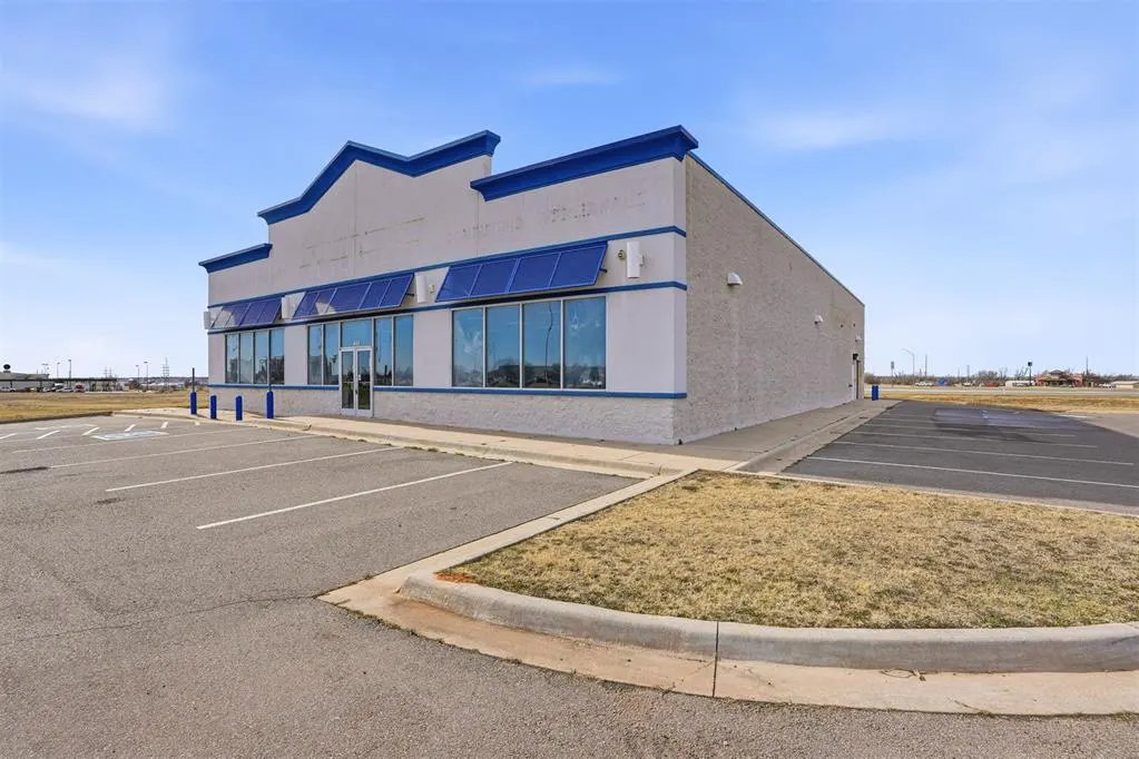 Photo 10 — 401 Regional Drive, Elk City, OK 73644