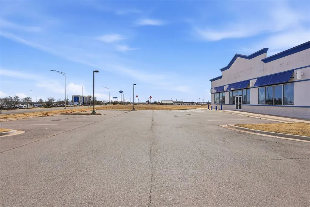 Photo 12 — 401 Regional Drive, Elk City, OK 73644